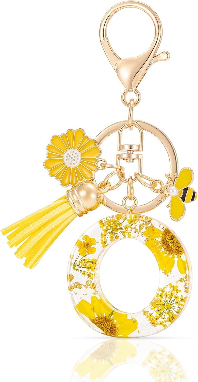 El Regalo Personalized Name Initials Natural Flowers & Bee Charm Keychain - Custom Letter Keyring with Daisy Flower & Honey Bee Pendant, Purse, Bag, Backpack Accessory (Letter O)