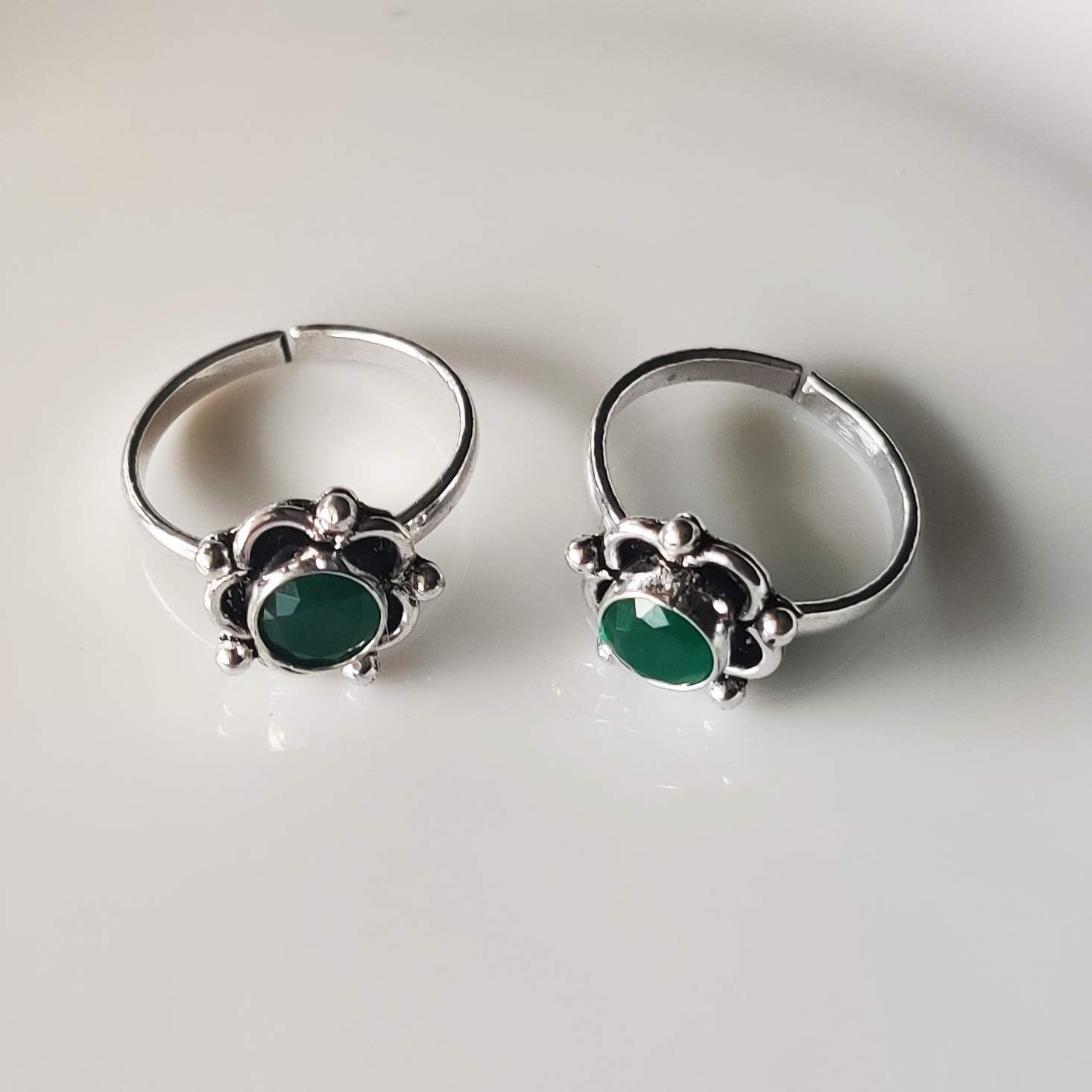 El Regalo Toe Rings For Women | Stones Toe Rings Combo | Oxidized German Silver Flower Toe Rings Sets with Stones (2 Pairs) for Women (Emerald Green)