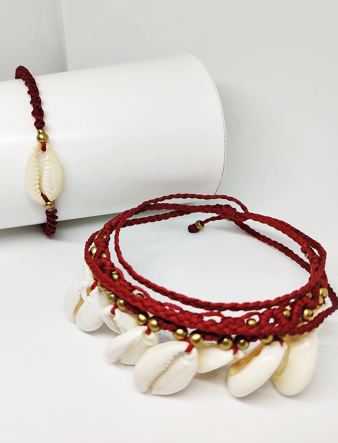 El Regalo Womens Rakhi Set for Bhaiya & Bhabhi Natural Cowrie Rakhi Set for Brother & Sister-in-Law Charm (Red & White)