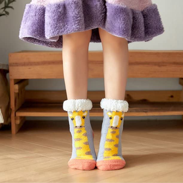 El Regalo 1 Pair Thermal Fluffy Socks for Kids- Girls/Boys - Soft Warm Fleece Lining Knitting Non-Slip Winter Slipper Socks - Christmas Santa, Heart & Giraffe (Giraffe Slipper Socks, 3-6 Years)
