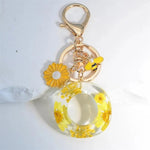 El Regalo Personalized Name Initials Natural Flowers & Bee Charm Keychain - Custom Letter Keyring with Daisy Flower & Honey Bee Pendant, Purse, Bag, Backpack Accessory (Letter O)