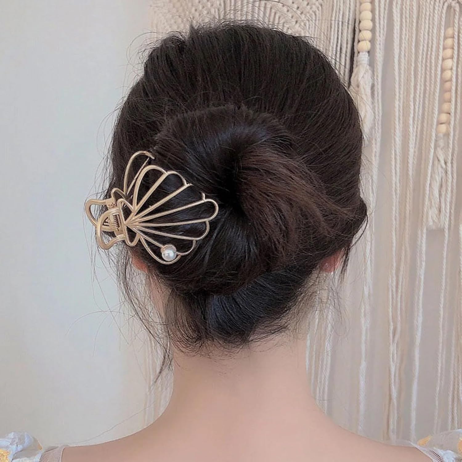El Regalo 1 PC Pearl Shell Oyster Hair Claw Party Clutcher for Girls & Women- Elegant Fashionable Jaw Hair Clamp Secure Grip for Party Banquet for Women