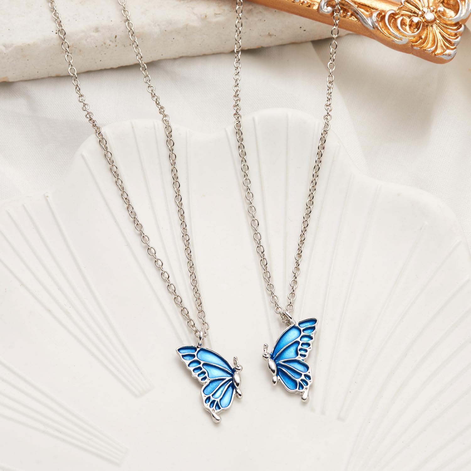 El Regalo 2 PCs Best Friend Butterfly Necklaces for Girls- Matching Butterfly Pendant Necklace Set BFF Friendship Necklace, Dainty Jewelry Gifts for Women Teen Girls (Blue BF Butterfly)