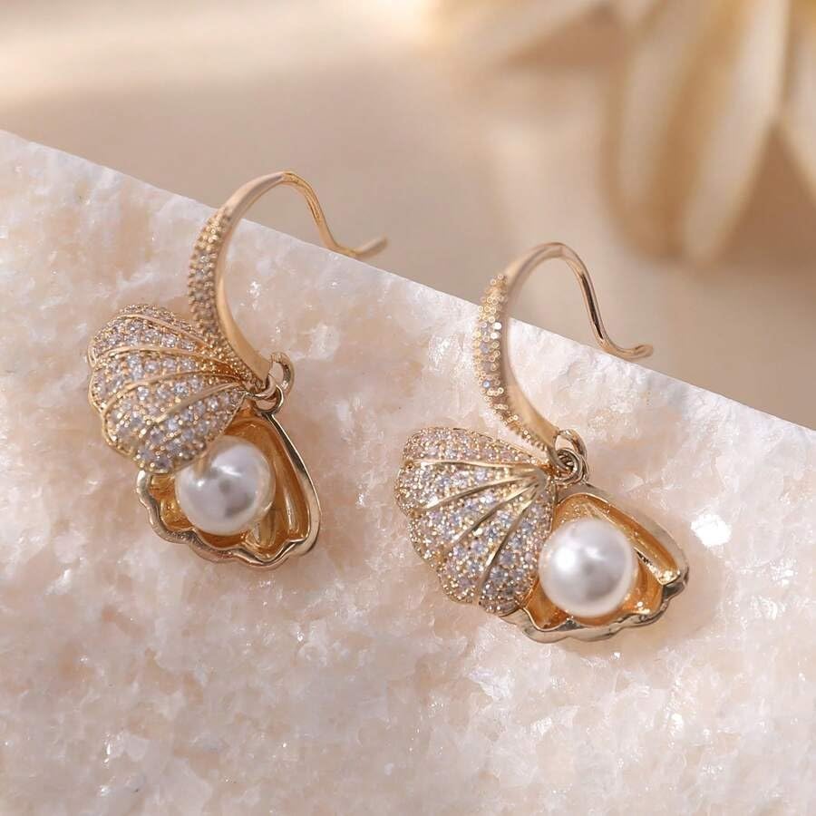 El Regalo Pearl Shell-Shaped Earrings - Fashionable Cute Inlaid Cubic Zirconia Pearls Shell Hook Earrings for Girls & Women, Elegant Sea-Inspired Design