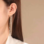 El Regalo 1 Pair Shining Long Tassel Earcuff Climber Earring- Contemporary Ear Cuff Wrap, No Piercing Ear Climber Earring for Girls & Women (Golden)