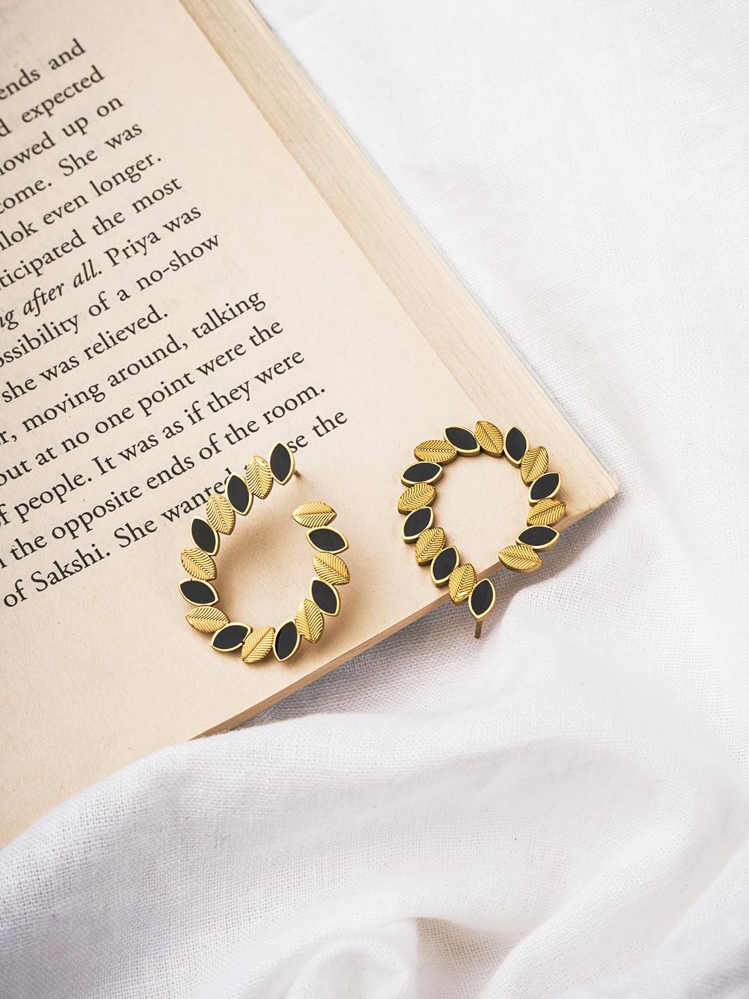 El Regalo Classy Stainless Steel Black & Golden Leaves Stud Earrings- Anti-Tarnish Statement Earrings
