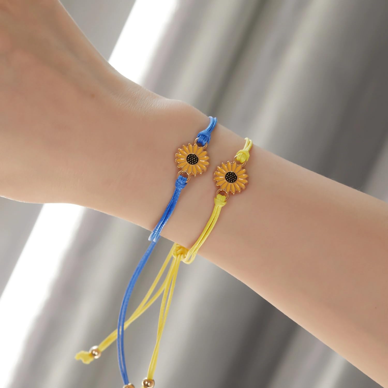 El Regalo 2PCs Minimalist Sunflower Rakhi Set for Bhai/Bhabhi/Niece/Nephew - Designer Pinky Promise Rakhi with Roli-Chawal Shagun Pack, Rakhi Message Card in Rakhi Gift Box (Yellow & Blue)