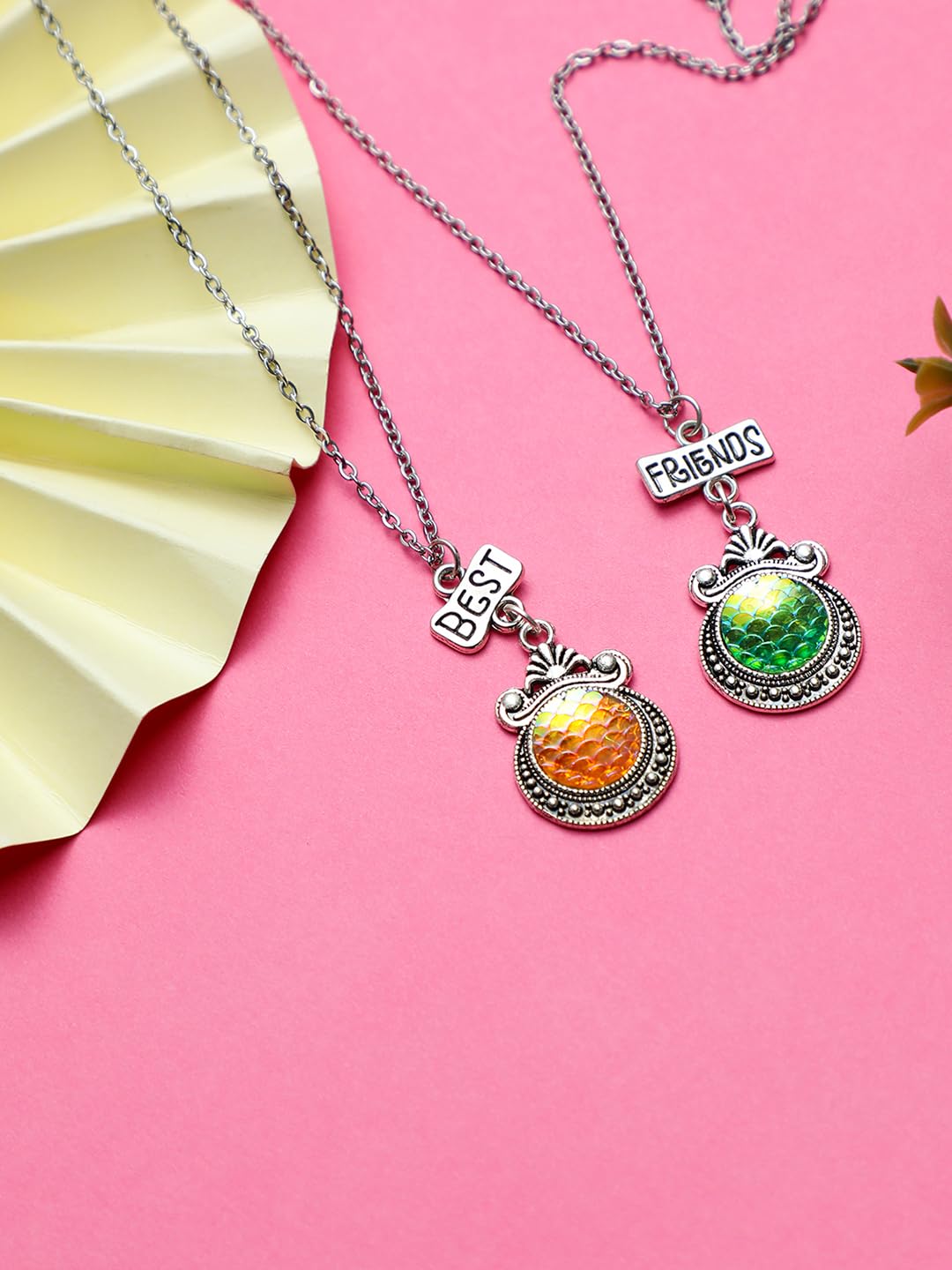 El Regalo 2PCs Best Friends 3D Mermaid Shell Pendant Necklaces for Girls- BFF Victorian Style Mermaid Pendant Necklaces for Besties- Valentines Day Gift
