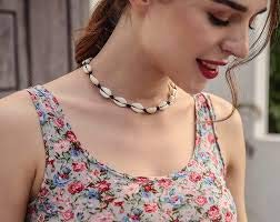 El Regalo Bohemian Style Cowrie Shell Beads Collar Choker Necklace for Girls & Women | Retro Style Cowrie Sea Shell Handmade Beach Choker Necklace (Black Knot)
