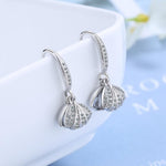 El Regalo Pearl Shell-Shaped Earrings - Fashionable Cute Inlaid Cubic Zirconia Pearls Shell Hook Earrings for Girls & Women, Elegant Sea-Inspired Design (Silver)