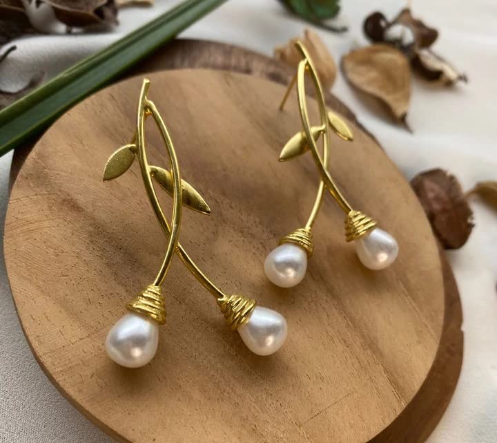 El Regalo Statement Pearls Earrings in matt Finish- Gold Plated Natural Pearls Classy Stud Earrings for Girls & Women (Option- 5)
