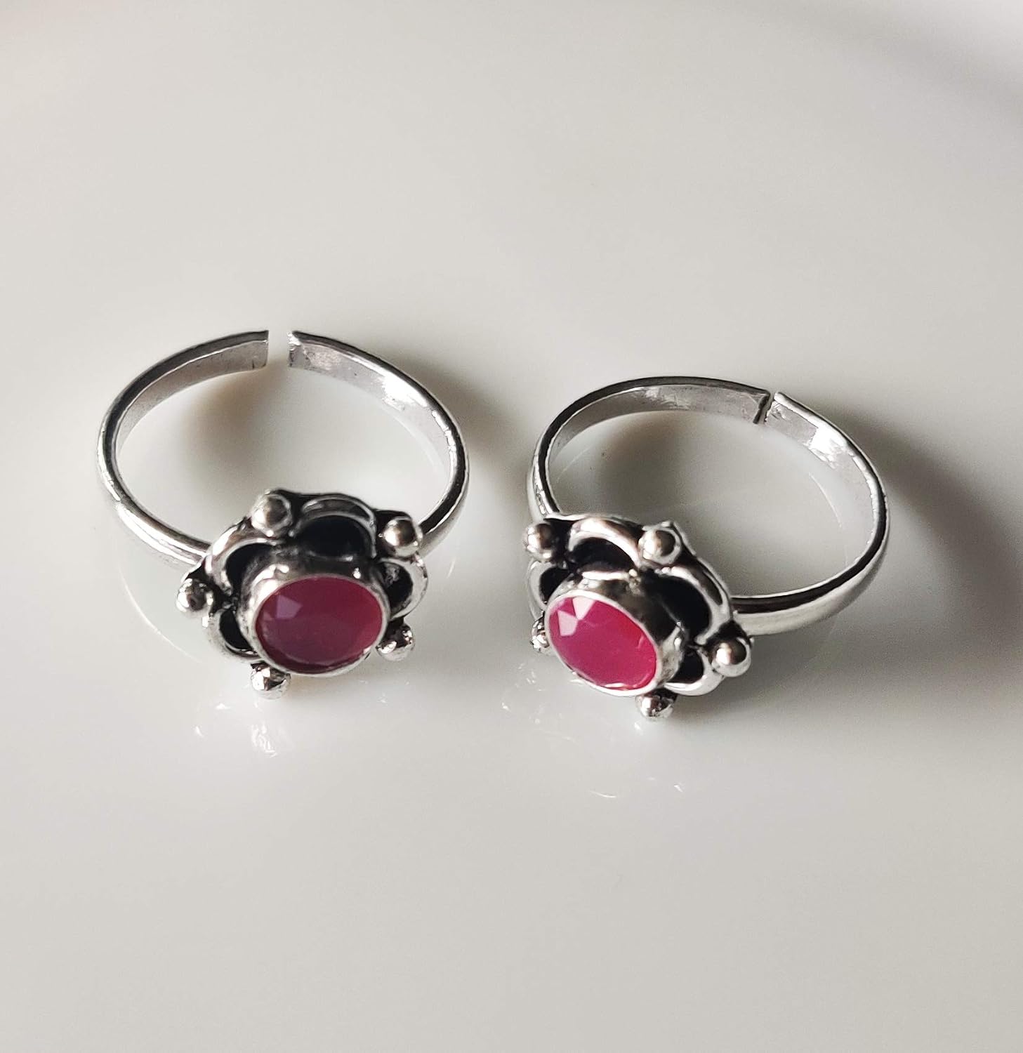 El Regalo Toe Rings For Women | Stones Toe Rings Combo | Oxidized German Silver Flower Toe Rings Sets with Stones (2 Pairs) for Women (Emerald Green)