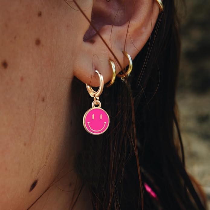 El Regalo Smiley Face Small Huggie Hoop Trendy Emoji Earrings- Preppy Cute Happy Face Dangle Drop Cartilage Colorful Hypoallergenic Earrings Gifts for Teen Girls Women (Pink)