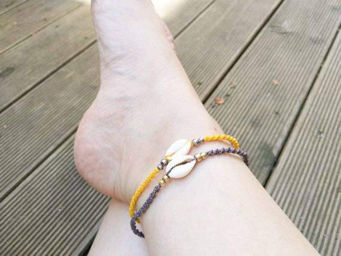 El Regalo 1 PC Bohemian Cowrie Beads Adjustable Bracelets cum Anklets for Girls & Women | Macrame Jewelry