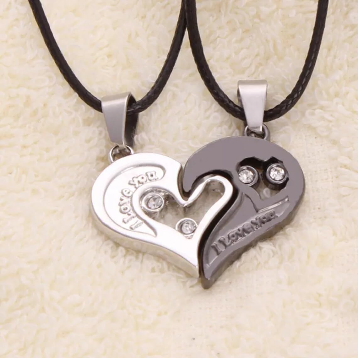 El Regalo 2PCs Stainless Steel Love Heart CZ I Love You Puzzle Matching Couple Pendant Necklaces- Anti Tarnish Best Friend Heart Necklaces for Girls/Boys/Men/Women/Besties (Black & Silver Hearts)