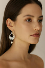 El Regalo Vintage Dainty Flower Pearl Earrings- Exquisite Carving Leaf Flower Earrings for Women