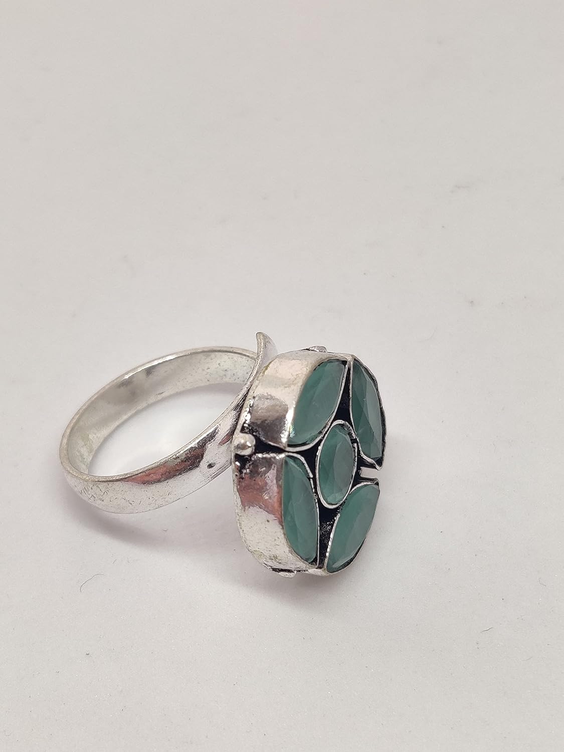 El Regalo 1 PC Finger Ring for Girls & Women- Vintage Silver Plated Stones Studded Adjustable Finger Rings (Sea Green)