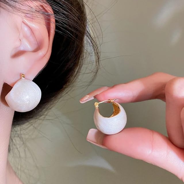 El Regalo Chunky 18K Gold Plated Enamel Hoop Earrings for Women & Girls | Elegant Bold Teardrop Huggie Hoops | Fancy Western Statement Jewellery | Glossy Curved Design for Casual Wear, Office & Party (Vanilla White)