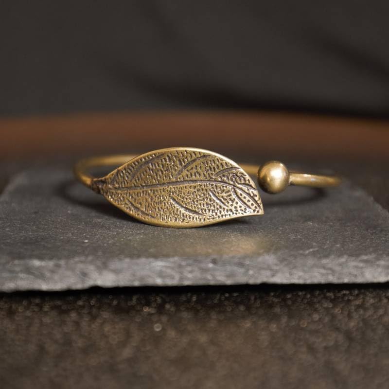 El Regalo Vintage Brass Leaf Bracelet for Women- Ethnic Style Leaf Pattern Open Cuff Bracelet