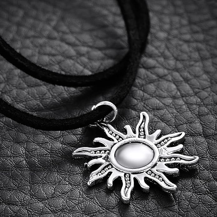 El Regalo 1PC Retro Gothic Sun or Crescent Moon Charm Choker Necklace- Faux Leather Double Layer Sun/Moon Pendant Necklace for Girls & Women (Gothic Sun)