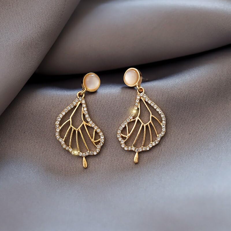 El Regalo Golden Moon, Pearl, Cat, Flower, Wings Dangle Earrings For Girls & Women- Temperament Pearl Cherry Cat Rhinestone Earring Girl Party Jewelry Gift (Wings Earrings)