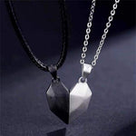 El Regalo 2 Pcs Heart Couples Magnetic Necklace for Couples/Besties/Friends - Black White Matching Pendant Friendship Distance Magnetic Love Heart Jewelry for Boyfriend Girlfriend Valentines Gifts