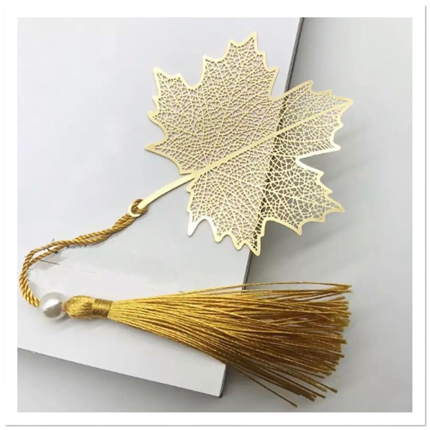 El Regalo Exquisite Metal Leaf Bookmark with Tassel - Gold Plated Hollow Leaves Brass Bookmarks for Students, Book Lovers, Writers, Teachers (Golden Maple Leaf)
