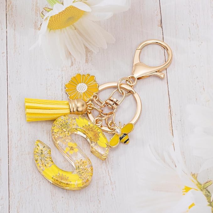 El Regalo Personalized Name Initials Natural Flowers & Bee Charm Keychain - Custom Letter Keyring with Daisy Flower & Honey Bee Pendant, Purse, Bag, Backpack Accessory (Letter S)