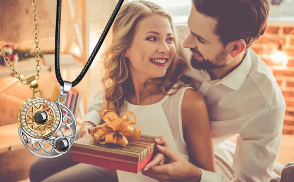 El Regalo BF Magnetic Sun Moon Matching Couple Necklace Set- Best Friend 2 PCs Necklaces Set for Besties/Best Friends/Couples (Golden Silver) For Unisex Adult