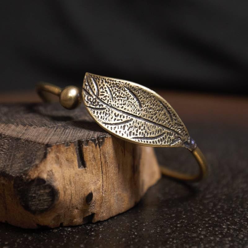 El Regalo Vintage Brass Leaf Bracelet for Women- Ethnic Style Leaf Pattern Open Cuff Bracelet