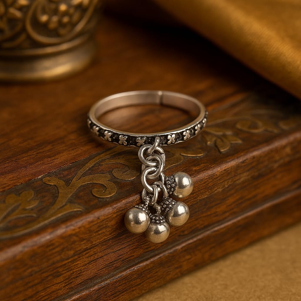 El Regalo Oxidized Silver Lookalike Brass Ghungroo Toe Rings for Women & Girls | Contemporary Adjustable Payal Toe Ring | Traditional Ethnic Silver Finish Bichiya Jewelry