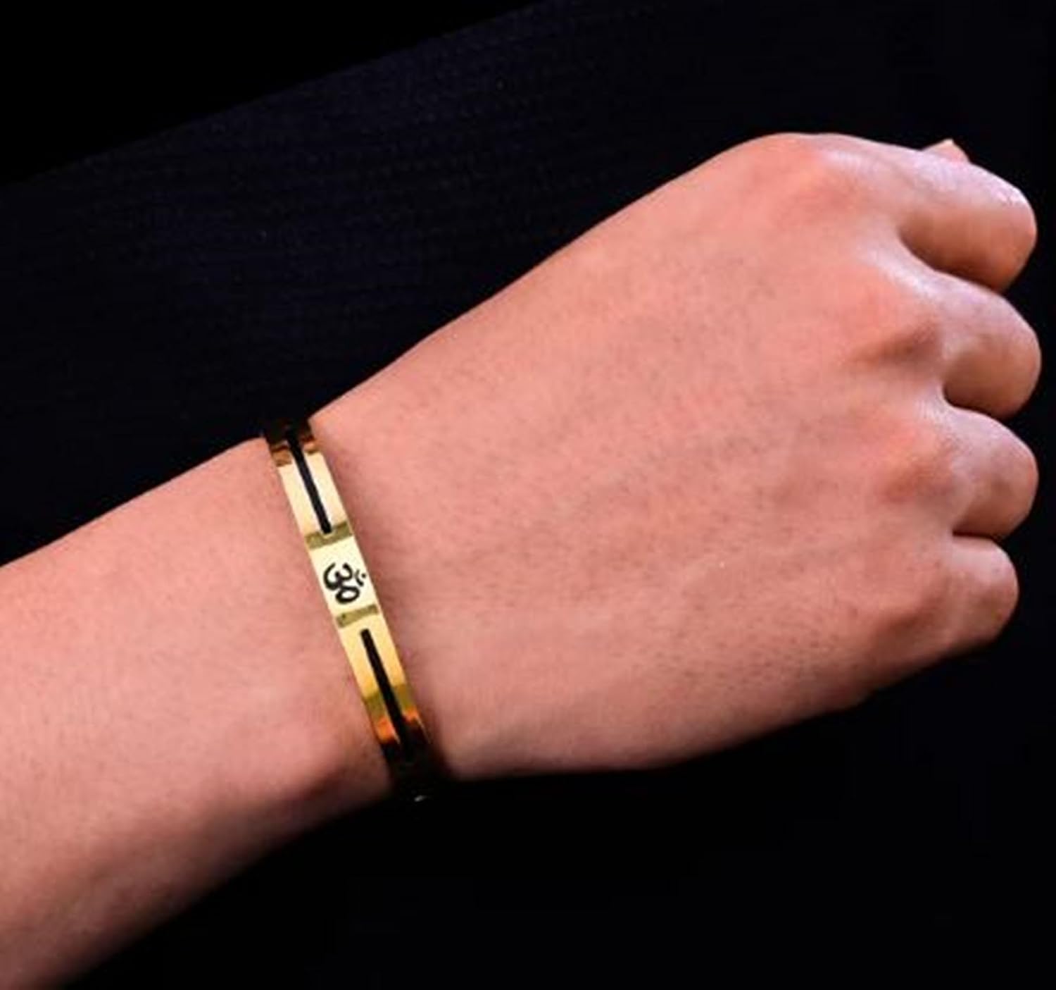 El Regalo 1 PC Stainless Steel Anti Tarnish OM/Aum Bracelet Rakhi for Brother - Designer OM Rakhi with Roli Chawal, Rakhi Message Card in Rakhi Gift Box (Golden OM Rakhi)