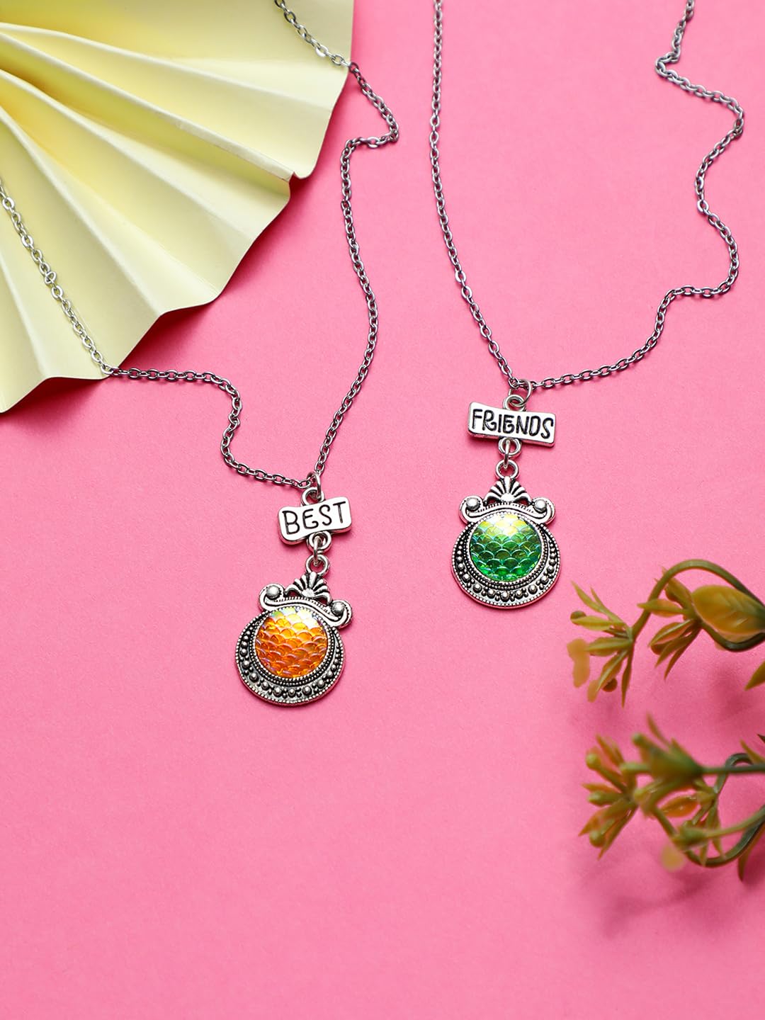 El Regalo 2PCs Best Friends 3D Mermaid Shell Pendant Necklaces for Girls- BFF Victorian Style Mermaid Pendant Necklaces for Besties- Valentines Day Gift