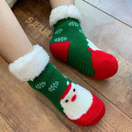 El Regalo 1 Pair Thermal Fluffy Socks for Kids- Girls/Boys - Soft Warm Fleece Lining Knitting Non-Slip Winter Slipper Socks - Christmas Santa, Heart & Giraffe (Green Christmas Socks, 3-6 Years)