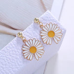 El Regalo 2 Pairs Daisy Flower Earrings for Girls & Women- Cute Yellow & White Flower/Floral Earrings