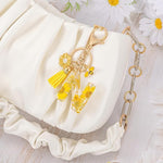 El Regalo Personalized Name Initials Natural Flowers & Bee Charm Keychain - Custom Letter Keyring with Daisy Flower & Honey Bee Pendant, Purse, Bag, Backpack Accessory (Letter N)