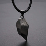 El Regalo 2 Pcs Heart Couples Magnetic Necklace for Couples/Besties/Friends - Black White Matching Pendant Friendship Distance Magnetic Love Heart Jewelry for Boyfriend Girlfriend Valentines Gifts