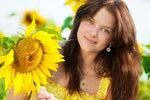 El Regalo Vintage Sunflower Earrings- Bohemian Sunflower Hook Earrings for Girls & Women (Golden)