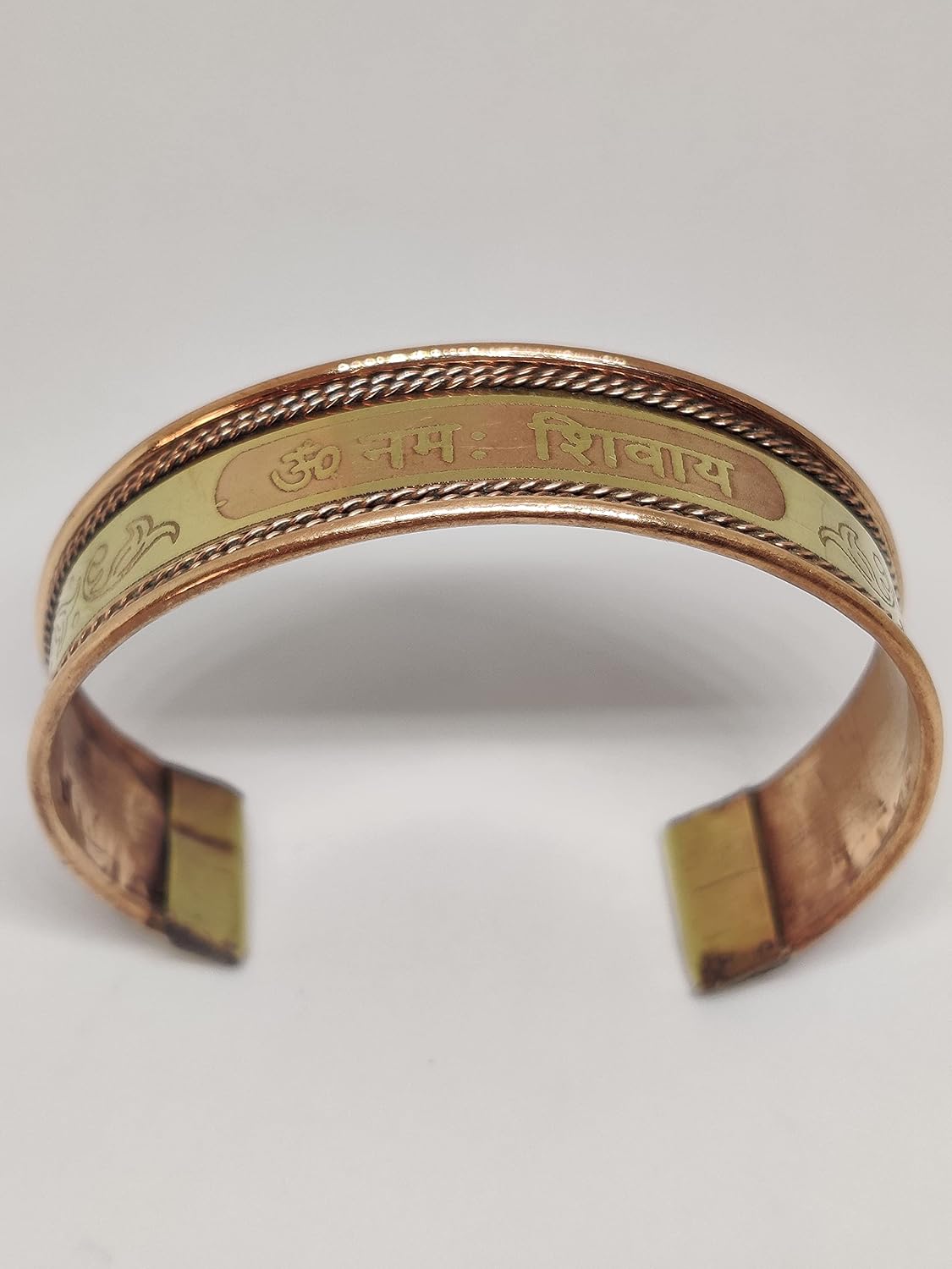 El Regalo "OM Namah Shivay Copper Healing Meditation Unisex Broad Bracelet/Kada for Men & Women | Healing Religious Copper Kada (OM Namah Shivay)