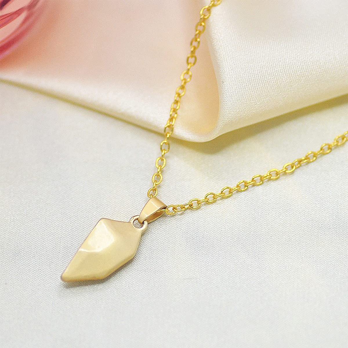 El Regalo Unisex Valentines Day Gift - 2 Pcs Heart Couples Magnetic Necklace for Couples/Besties/Friends - Matching Pendant Friendship Distance Magnetic Love Heart Jewelry (Golden Hearts)
