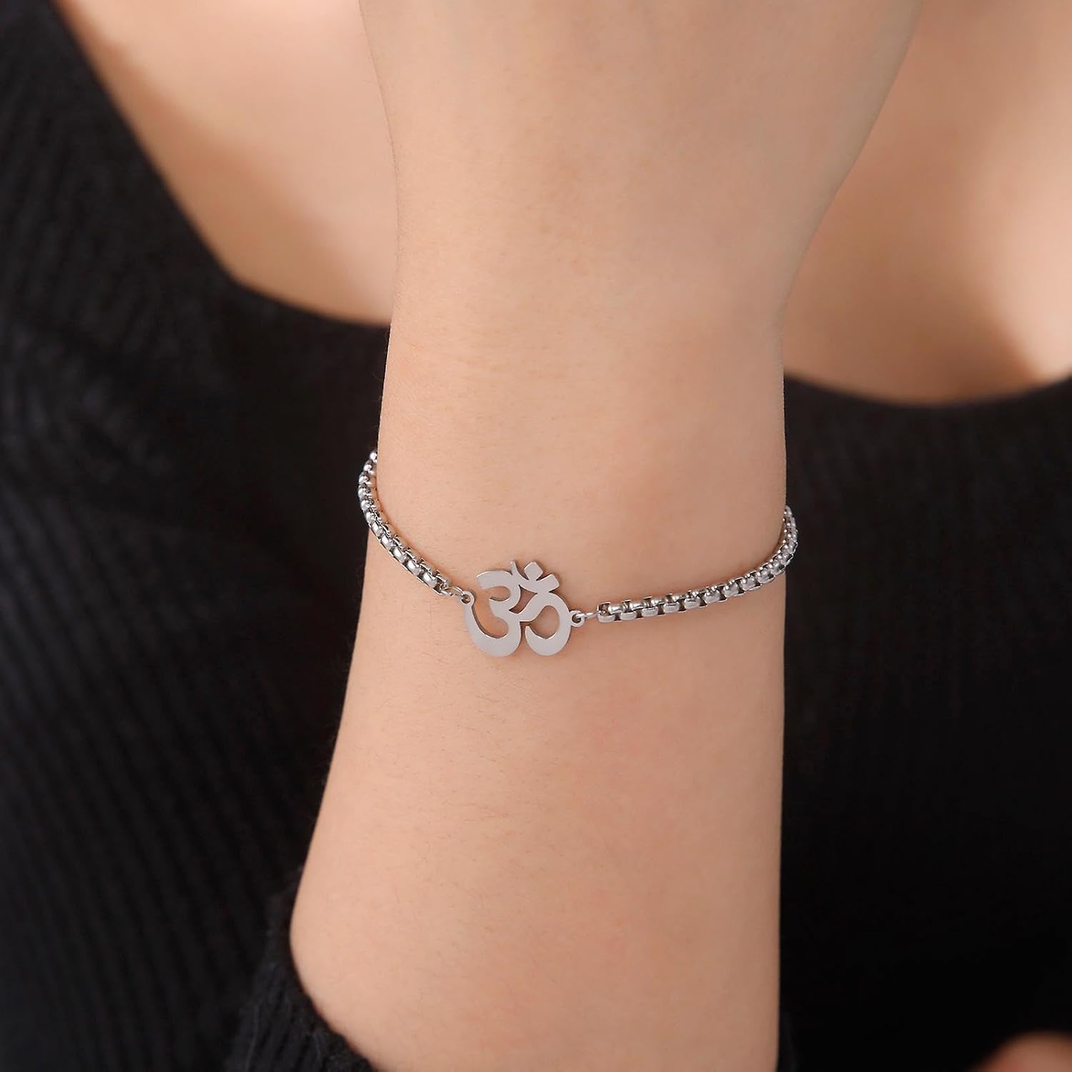 El Regalo 1 PC Stainless Steel OM/Aum Spritual Chain Bracelets for Boys/Men- Anti Tarnish/No Rust Spritual Meditaion Jewelry (Silver OM Bracelet)