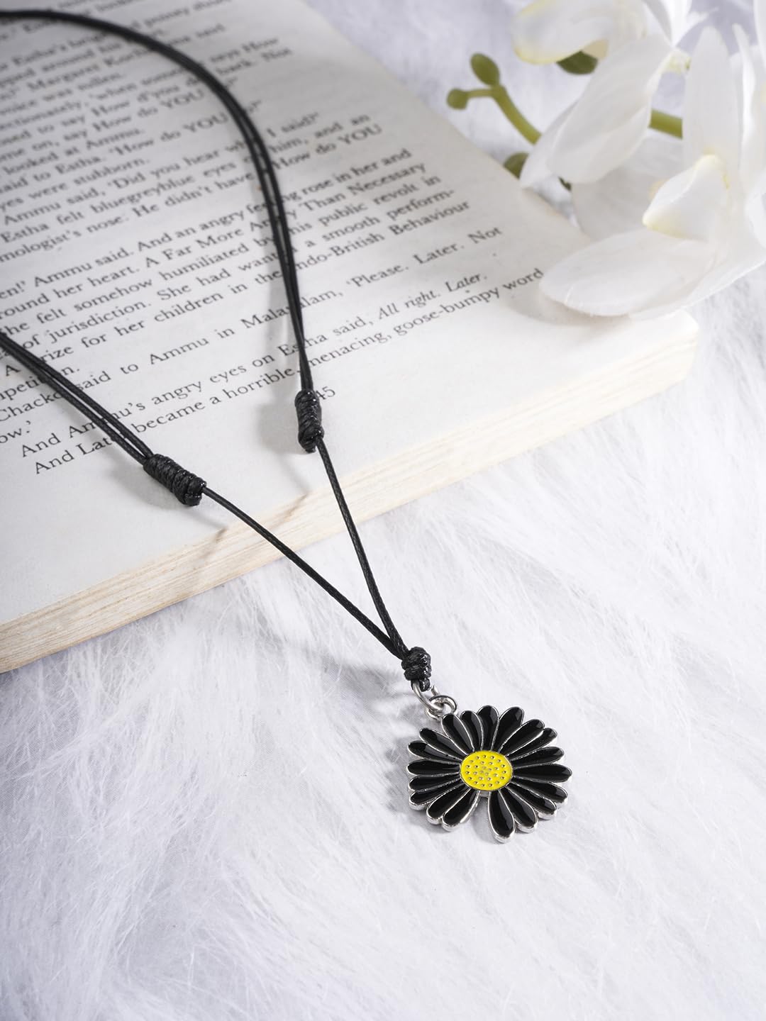 El Regalo Cute Daisy Flower Adjustable Black Cord Necklace for Girls & Women - Simple Yet Classy, Timeless Design Fashion Accessory