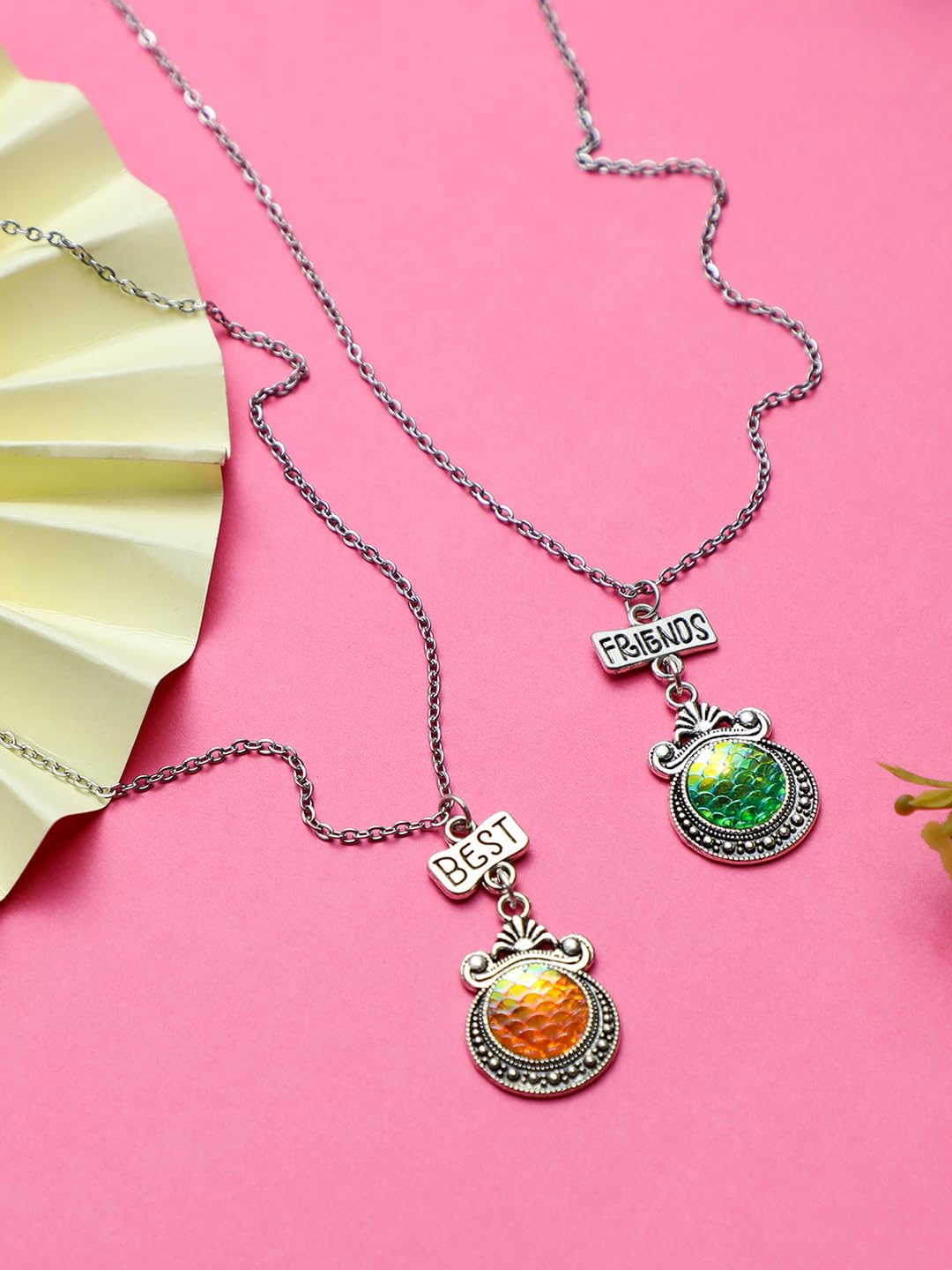 El Regalo 2PCs Best Friends 3D Mermaid Shell Pendant Necklaces for Girls- BFF Victorian Style Mermaid Pendant Necklaces for Besties- Valentines Day Gift