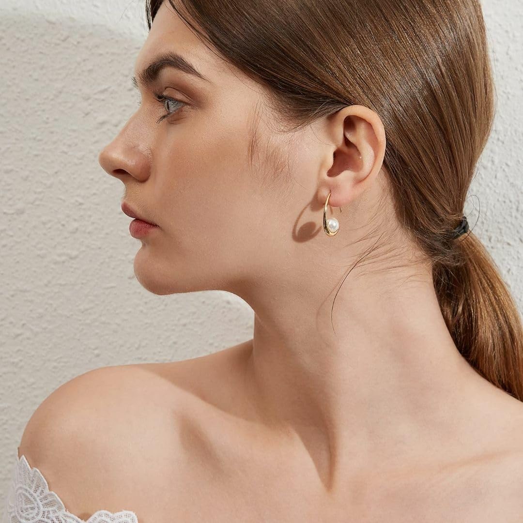 El Regalo Retro Chunky C Shaped Pearl Earrings | Open Waterdrop Hoop Earrings for Women & Girls - Fashionable, Elegant, Timeless Silver & Gold Design (Gold)