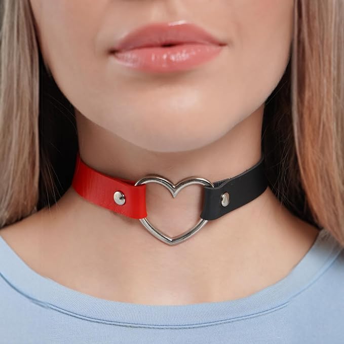 El Regalo Vintage PU Leather Love Heart Choker Necklace for Girls/Women- Western Gothic Punk Collar Choker Necklace (Red & Black)