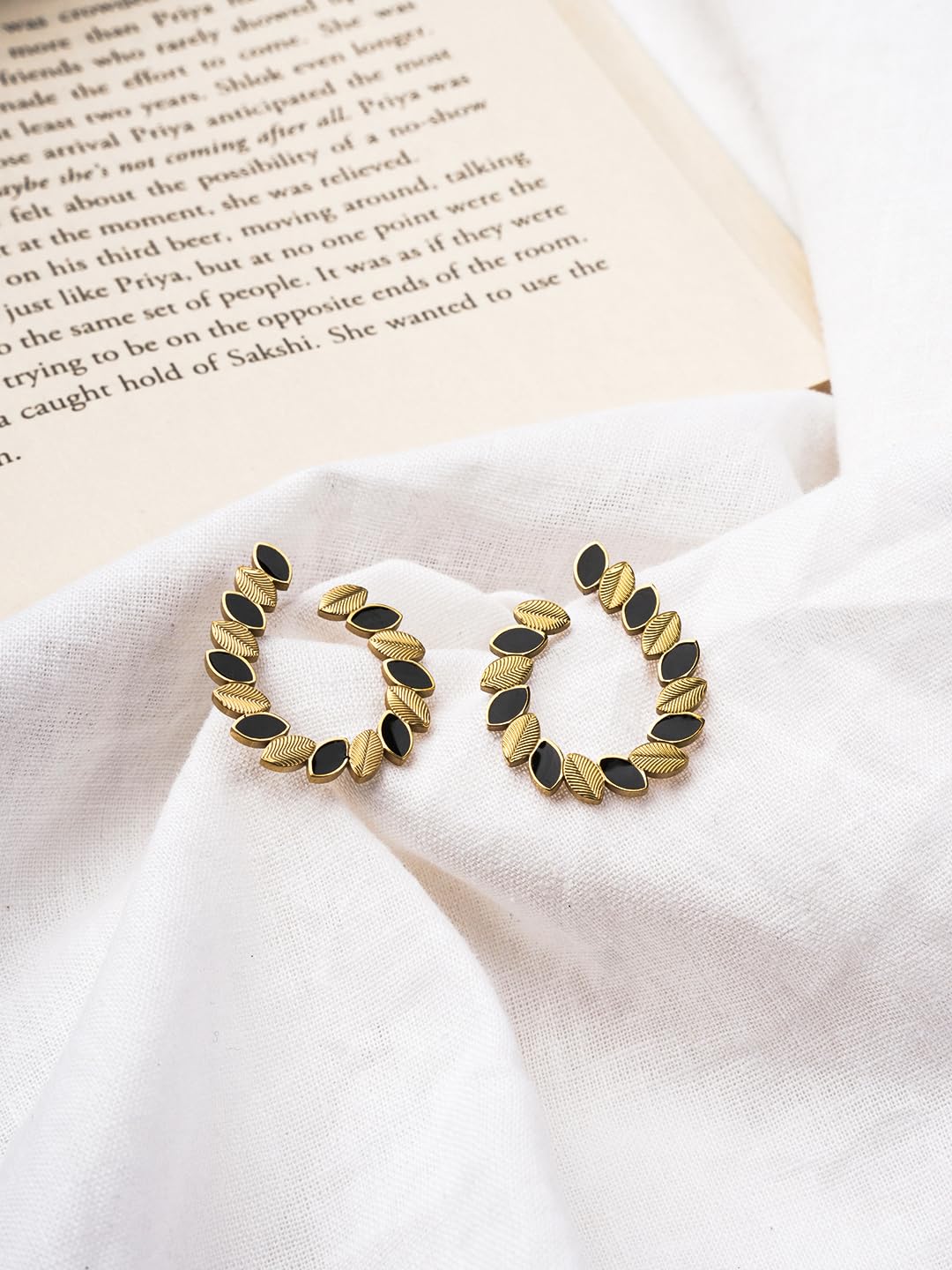 El Regalo Classy Stainless Steel Black & Golden Leaves Stud Earrings- Anti-Tarnish Statement Earrings