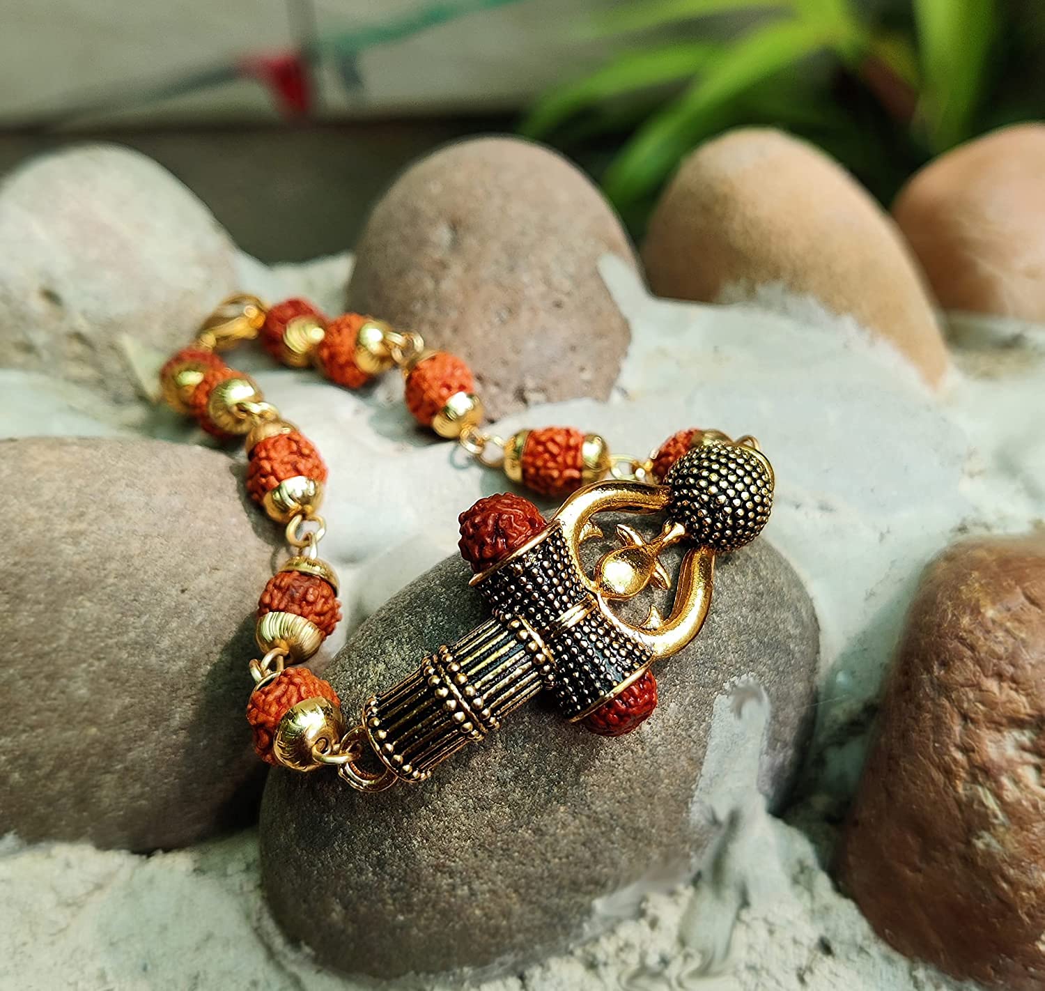 El Regalo OM Rudraksha Mahakal Metallic Golden Brass Bracelet Rakhi for Brother Rudraksha Rakhi with shagun, Rakhi Message Card in Rakhi Gift Box Rakhi for Bhai