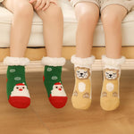 El Regalo 1 Pair Thermal Fluffy Socks for Kids- Girls/Boys - Soft Warm Fleece Lining Knitting Non-Slip Winter Slipper Socks - Christmas Santa, Heart & Giraffe (Green Christmas Socks, 3-6 Years)
