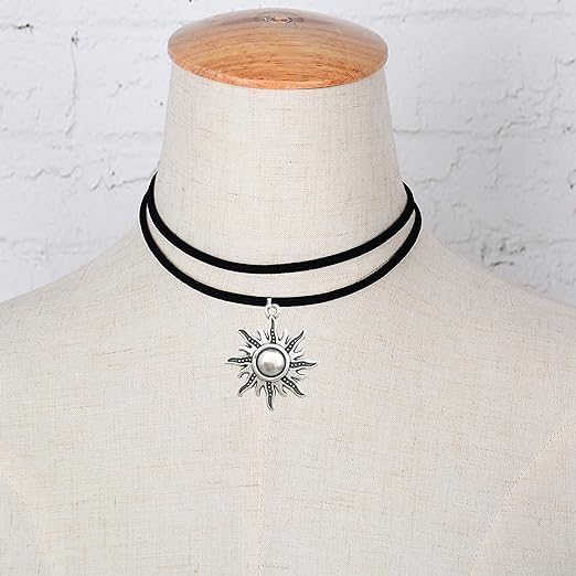 El Regalo 1PC Retro Gothic Sun or Crescent Moon Charm Choker Necklace- Faux Leather Double Layer Sun/Moon Pendant Necklace for Girls & Women (Gothic Sun)