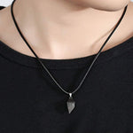El Regalo 2 Pcs Heart Couples Magnetic Necklace for Couples/Besties/Friends - Black White Matching Pendant Friendship Distance Magnetic Love Heart Jewelry for Boyfriend Girlfriend Valentines Gifts